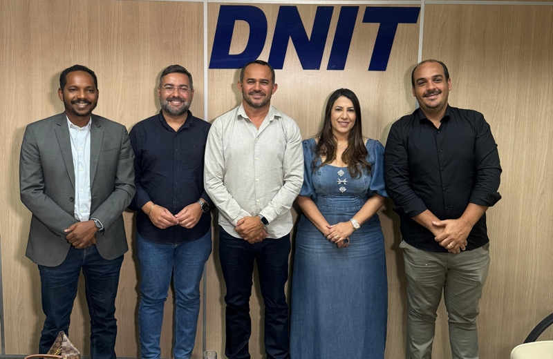 Deputada Cláudia Oliveira se reúne com DNIT para tratar sobre ponte do Rio Jequitinhonha