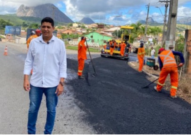 Em apenas 30 dias, Gandhi já está transformando Guaratinga: asfalto chega às ruas da cidade