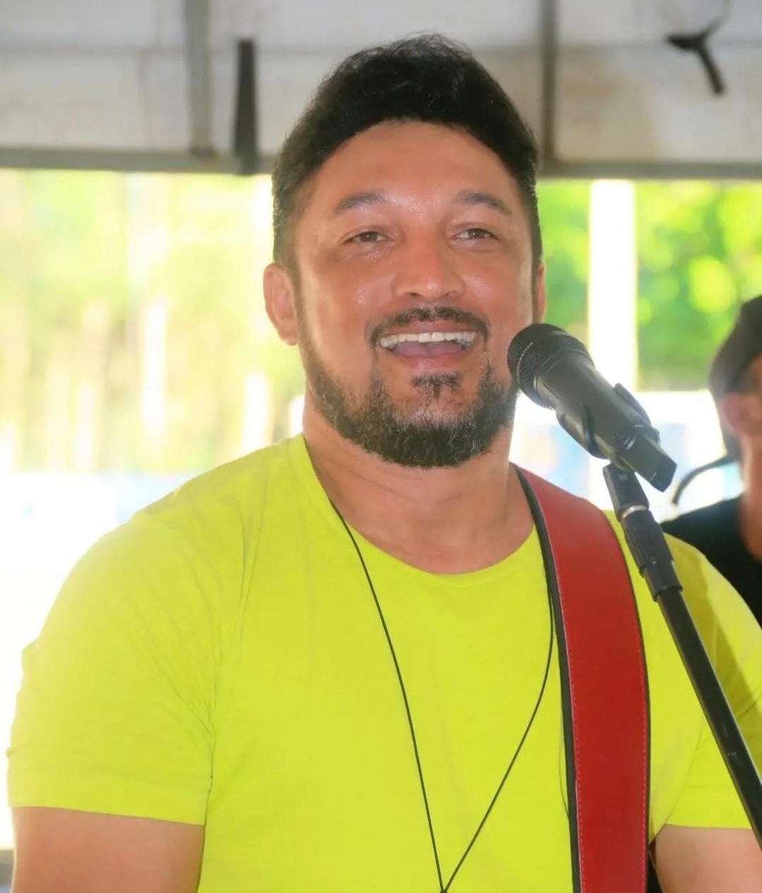 Cantor Jô Xavier da Bandalana é assassinado a tiros em Itabela.