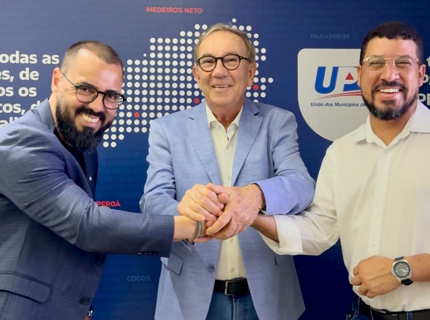 Prefeito Ricardo Flauzino cumpre agenda em Salvador e fortalece diálogo com lideranças do PSD