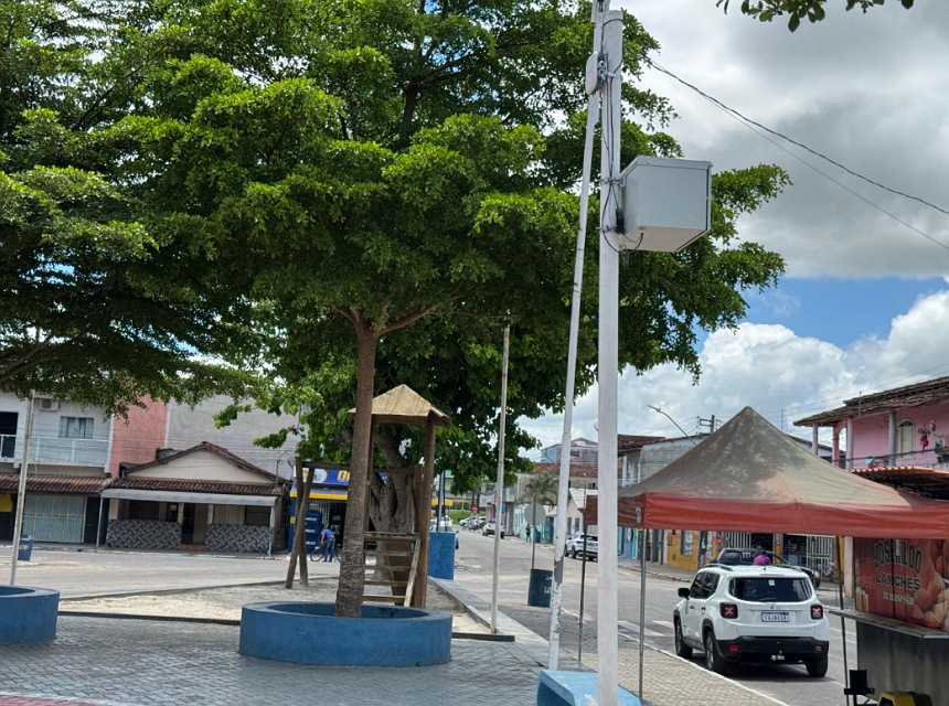 Prefeito Ricardo Flauzino anuncia Wi-Fi grátis em praças e pagamento do salário de dezembro