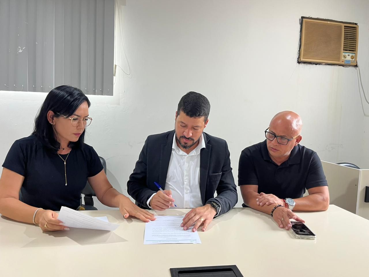 Prefeito Ricardo Flauzino inicia o ano com investimento de mais de R$ 1 milhão na reforma de escolas municipais