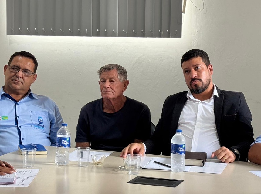 Em 1ª reunião de 2026, prefeito Ricardo Flauzino cobra empenho do secretariado e anuncia novo ciclo de obras