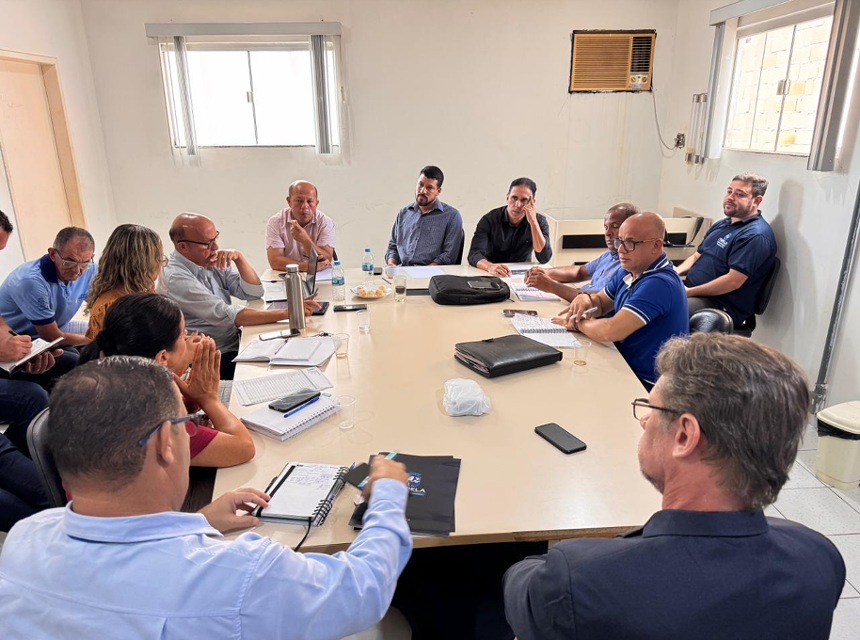 Prefeito Ricardo Flauzino reúne secretariado em reunião técnica administrativa