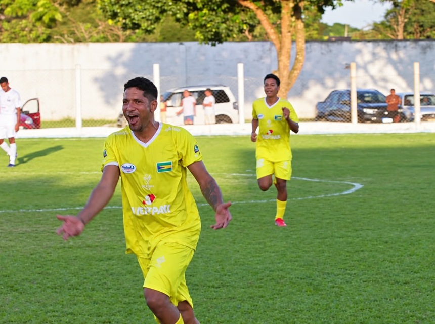 Itabela brilha na estreia da Copa CONDESC e vence Itagimirim por 3 a 2 no Manzolão