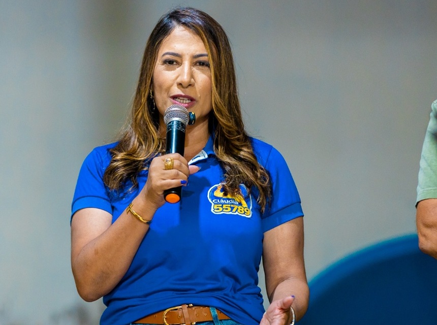 Cláudia Oliveira é eleita deputada com 62.745 votos e 80,39% das urnas apuradas