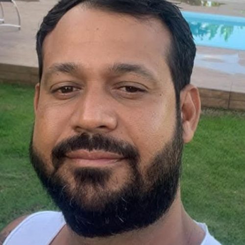 Silas de Itabela sofre tentativa de homicídio em sua residência. Ele foi baleado nas costelas e passa bem.