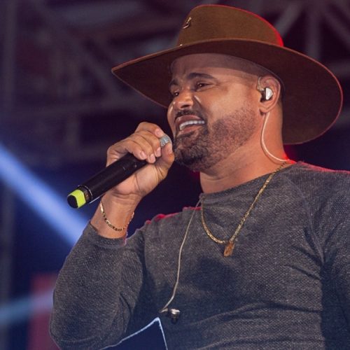 Forrozão das Antigas, Kaio Oliveira, Iza Ferreira e 100 Parea abrem a 1ª noite do Arraiá Bela 2025 em Itabela