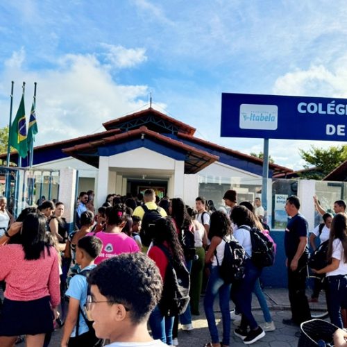 Capa escolas de Itabela Voltas as aulas