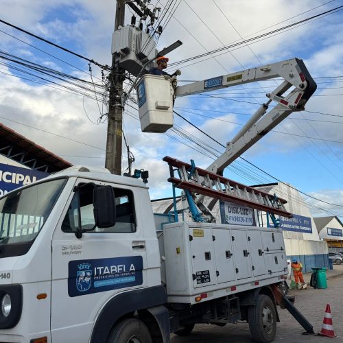 Prefeitura de Itabela leva modernidade e transforma mais uma rua com iluminação em LED*