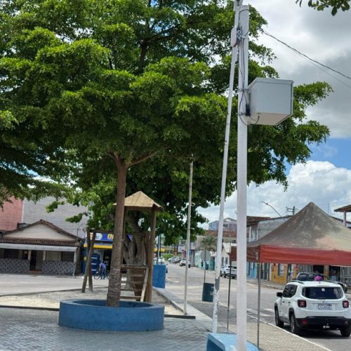Prefeito Ricardo Flauzino anuncia Wi-Fi grátis em praças e pagamento do salário de dezembro