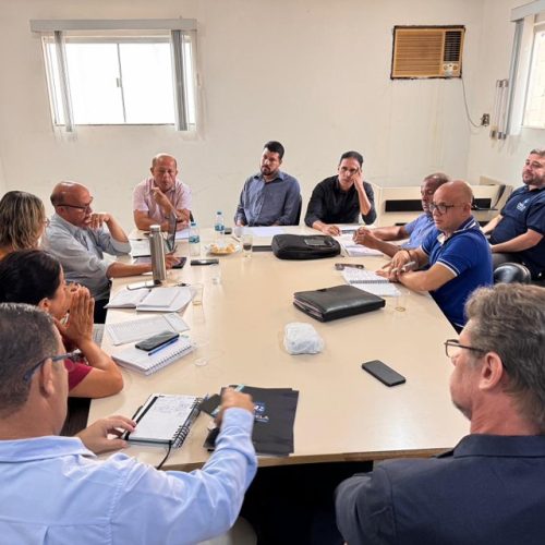 Prefeito Ricardo Flauzino reúne secretariado em reunião técnica administrativa