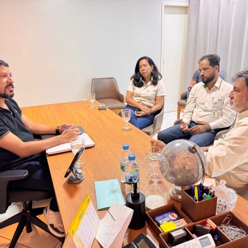 Prefeito Ricardo Flauzino se reúne com representantes da Veracel em busca de novas parcerias para Itabela