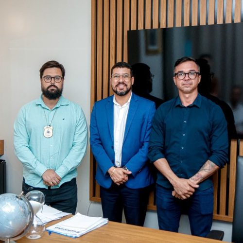 Prefeito Ricardo Flauzino recebe novo delegado de Itabela e reforça parceria com a Polícia Civil
