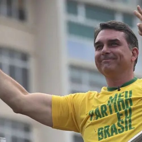 Apoiadores de Flávio Bolsonaro realizarão movimento em Itabela neste sábado (24)