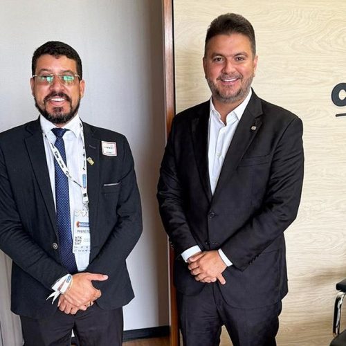 Prefeito Ricardo Flauzino anuncia conquista de retroescavadeira para fortalecer infraestrutura de Itabela