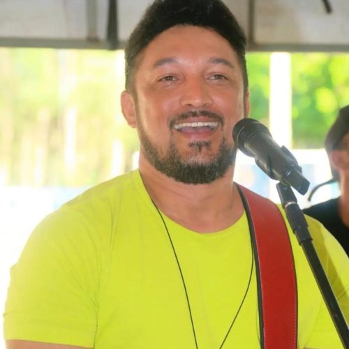 Cantor Jô Xavier da Bandalana é assassinado a tiros em Itabela.